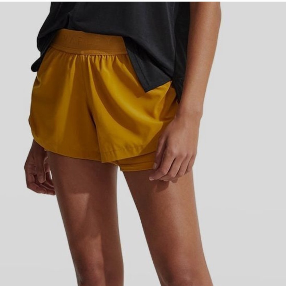 Varley Yellow Leo Mid-Rise Short size Medium💛💛
